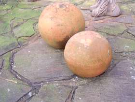 Freecycle 2 terracotta globes/spheres durrington £ 10