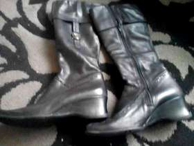Freecycle Ladies leather knee high boots
