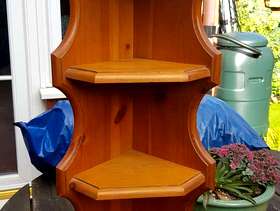 Freecycle Corner shelving unit