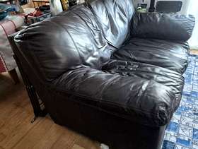 Freecycle 2 and 3-seater sofas