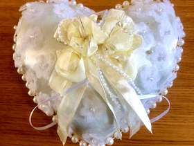 Freecycle Wedding ring presentation cushion.