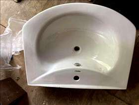 Freecycle Meinasi Bathroom sink with pedestal