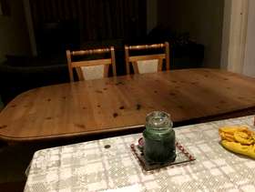 Freecycle Kitchen table and 6 chairs