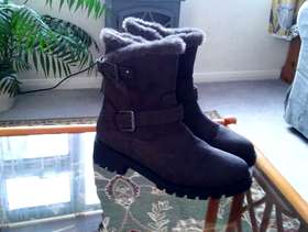 Freecycle Grey biker boots