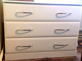 Freecycle Chest of Drawers, bedroom, 3 drawer white