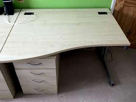Freecycle Free good condition desk, available with or without drawers - ...