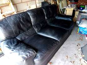 Freecycle 3 seater black leather settee