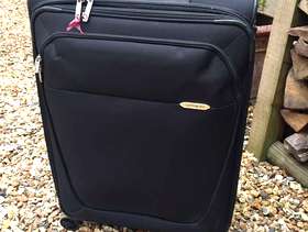 Freecycle Large samsonite suitcase zip needs fixing