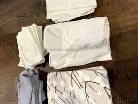 Freecycle Table cloth and napkins