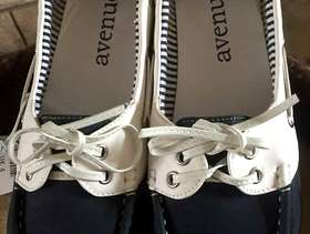 Freecycle Brand New Shoes Size 4