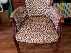 Freecycle Upholstered chair