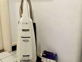 Freecycle Upright Vacuum Cleaner