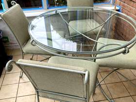 Freecycle Metal dining table and chairs