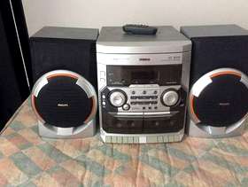 Freecycle Hi-fi with speakers