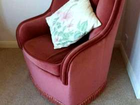 Freecycle Deep pink occasional chair