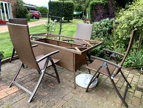 Freecycle Garden Table and 5 chairs