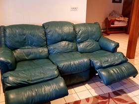 Freecycle Leather double recliner sofa