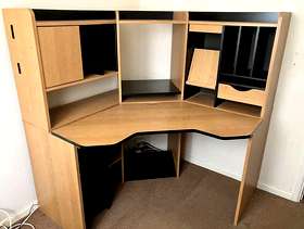 Freecycle Corner Computer Table
