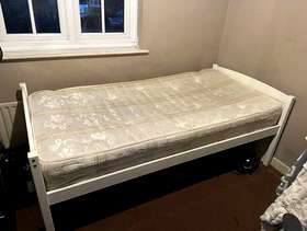Freecycle Wooden white single bed