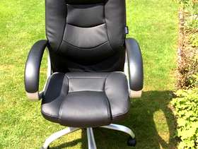 Freecycle Office/desk adjustable chair