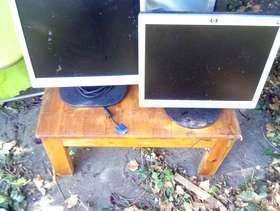 Freecycle Two hp computer monitors