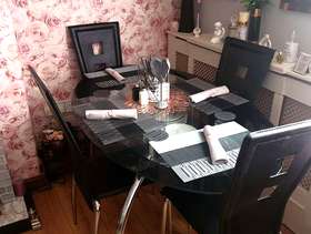 Freecycle Dinning table and chairs