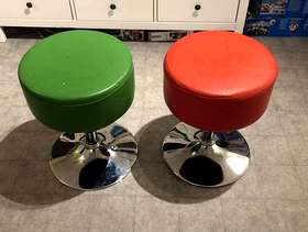 Freecycle 2 x low bar stools