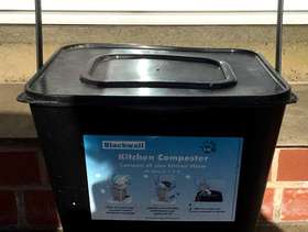 Freecycle Kitchen composter