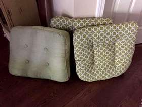 Freecycle 2 - 20" x 20" outdoor chair cushions