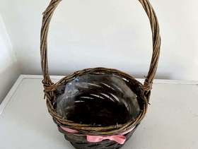 Freecycle BASKET WITH TALL HANDLE and PINK BOW