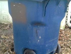 Freecycle Large trash can