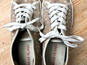 Freecycle River Island trainers, uk size 5, great condition.