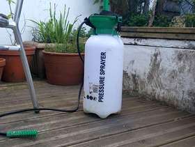 Freecycle Garden pump pressure sprayer