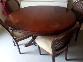 Freecycle Dinning room table and chairs