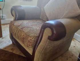 Freecycle Sofa 2 chairs