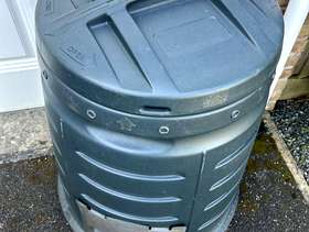 Freecycle Compost bin