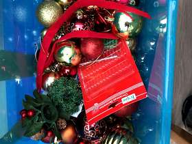Freecycle Mixed box of Christmas baubles.