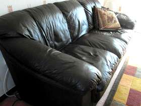 Freecycle Leather settee and armchair