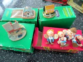 Freecycle Tetley tea folk and building models