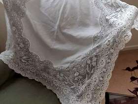 Freecycle Vintage 36" Square Lace Edged Tablecloth