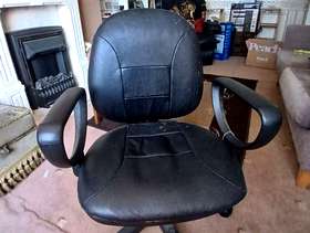Freecycle Computer swivel chair