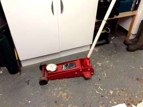 Freecycle 3 ton trolley jack