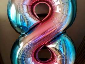 Freecycle Number eight balloon