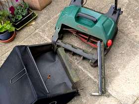 Freecycle QUALCAST ROLLER MOWER (for parts)