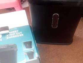 Freecycle Pro action paper shredder