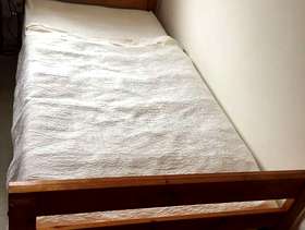 Freecycle Single pine bed