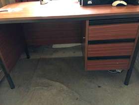 Freecycle Solid Office desk