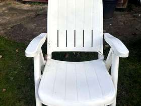 Freecycle White plastic garden chairs
