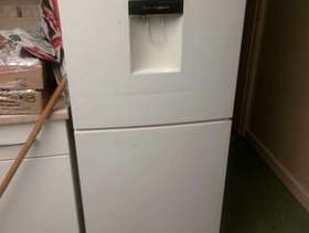 Freecycle Freestanding 50/50 fridge/freezer