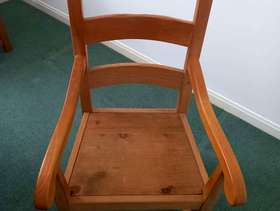 Freecycle Need extra dining space for Christmas? Free to collect.